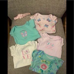 🦋🌸Baby Onesies - Lot🌸🦋 New Born up to 7lbs